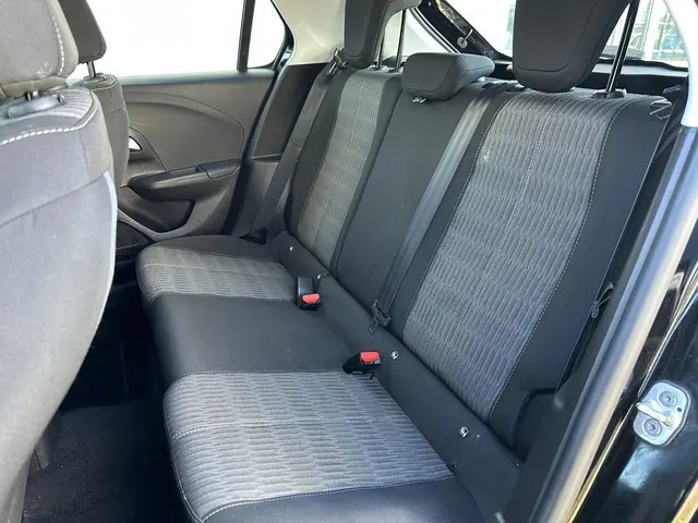 Opel Corsa 1.2 Edition | 1e Eigenaar | NL AUTO | Carplay | Parkeersensoren | Airco | Navigatie |