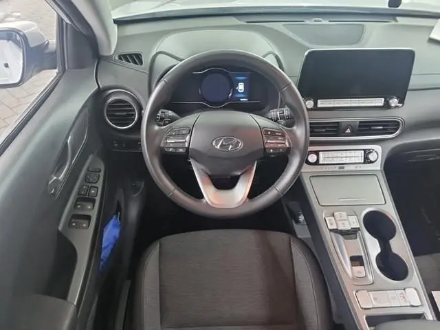 Hyundai Kona EV Comfort 64 kWh 3-Fase 1e-Eig. & Dealer-Onderh. BOVAG-Garantie. NL-Auto.