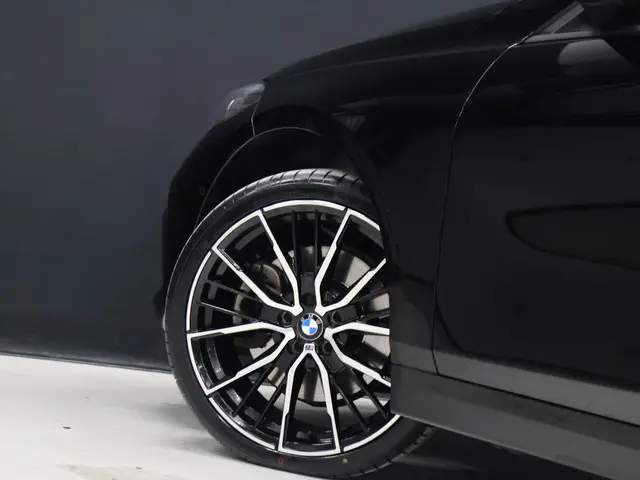 BMW 1-serie 120i Executive Edition [HARMAN/KARDON, APPLE CARPLAY, ANDROID, ADAPTIVE CRUISE CONTROL,...