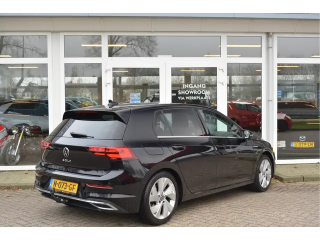 Volkswagen Golf 1.5 TSI 131PK Style ✅ IQ LED ✅ Trekhaak ✅ StoelVW ✅ Memory ✅ CarPlay