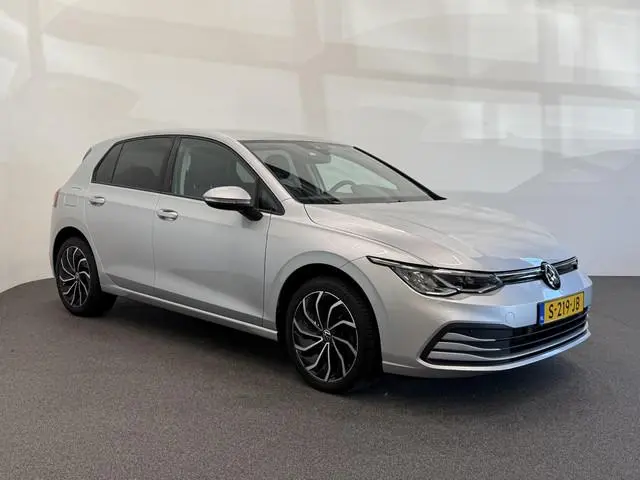 Volkswagen Golf 1.0 TSI 110pk Life Lounge Apple Carplay Android Auto Parkeersensoren Cruise Control...