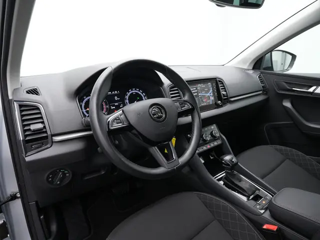 Skoda Karoq 1.5 TSI 150 pk DSG ACT Ambition Business | Trekhaak | Adaptive Cruise | Navigatie | Park...