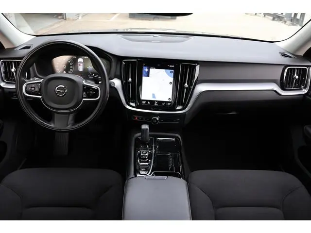 Volvo V60 2.0 T8 Recharge Business Pro 1e Eigenaar | NL-Auto | Dealer Onderh | BTW | 390PK | AWD | E...