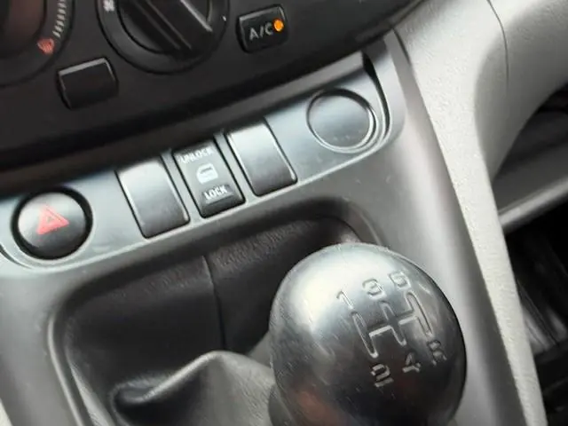 Nissan NV200