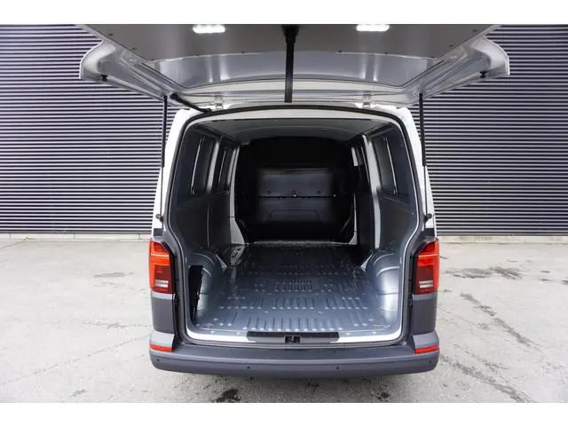 Volkswagen Transporter 32 150 PK Automaat L2H1 ACC App Connect Camera Stoel- en voorruitverwarming