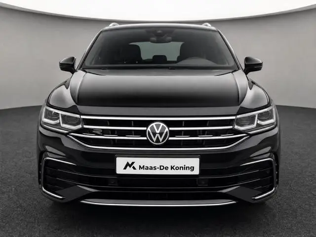 Volkswagen Tiguan 1.4 TSI eHybrid R-Line Business+ · Trekhaak · Camera · Stoelverwarming · Navigatie...