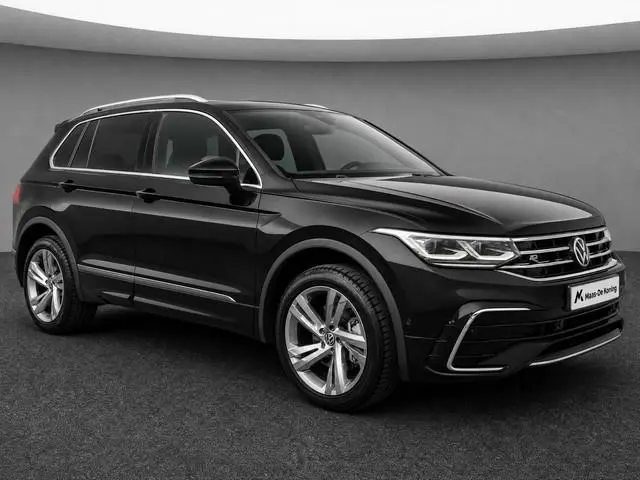 Volkswagen Tiguan 1.4 TSI eHybrid R-Line Business+ · Trekhaak · Camera · Stoelverwarming · Navigatie...