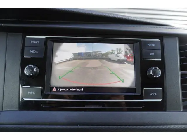 Volkswagen Transporter L2H1 110pk L2H1 Camera Apple Carplay Airco Cruise control 3-zits