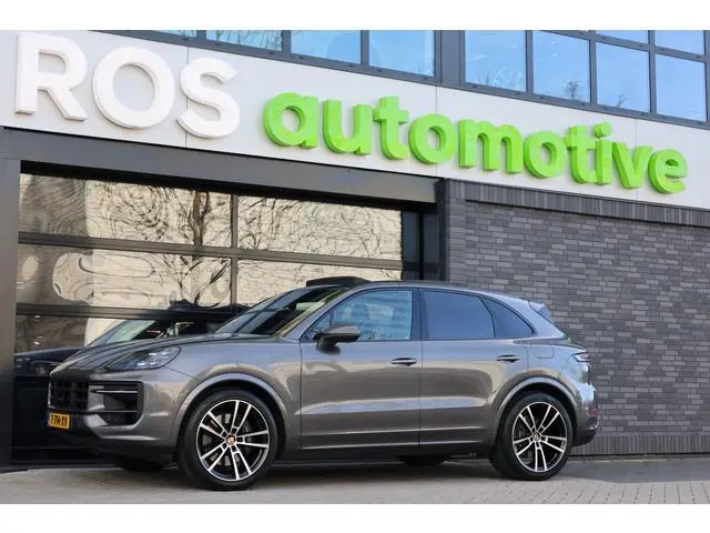 Porsche Cayenne 3.0 E-Hybrid | NAP | PANO | HUD | MEMORY | SPORTUITLAAT | BOSE | STUURVERW |