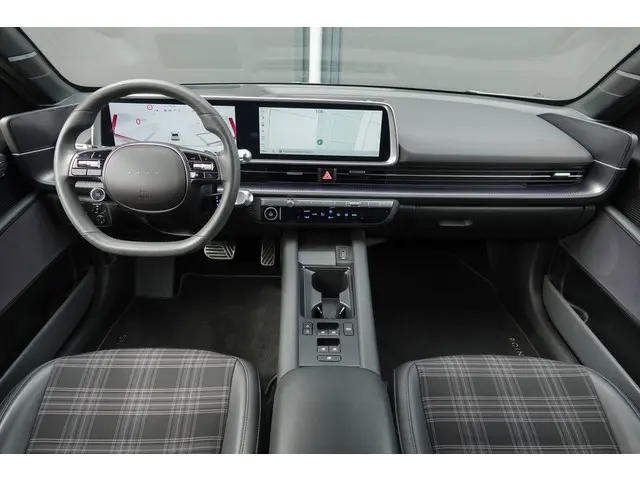 Hyundai IONIQ 6 First Edition | 77.4 kWh 325Pk | AWD | 360° Camera | Head-up display | BOSE | Panora...