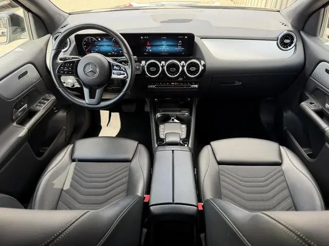 Mercedes-Benz GLA-klasse 250 e Progressive 17"/Widescreen/Stoelverwarming/DAB/Apple Carplay & Androi...