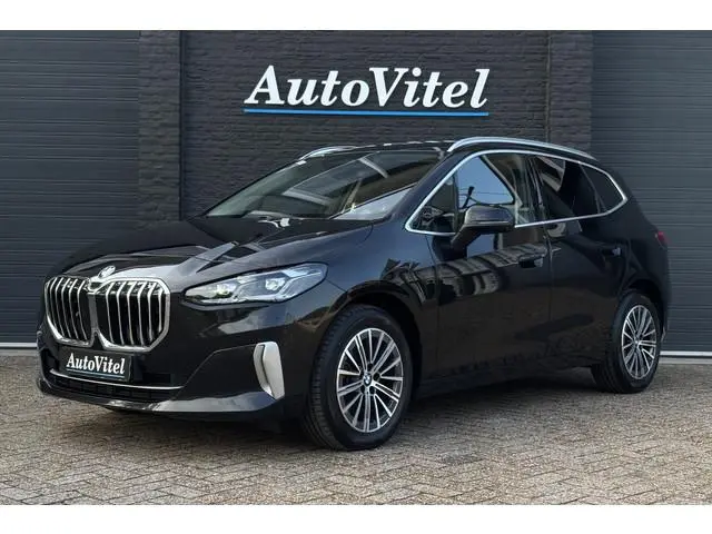BMW 2-serie Active Tourer 218i | Harman Kardon | Head-up | Camera | Trekhaak | Comfort Access