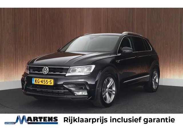 Volkswagen Tiguan 2.0 TSI 180pk DSG 4Motion R-Line Highline Trekhaak Keyless Virtual Cockpit Navigat...