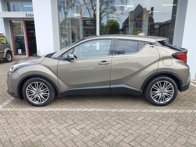 Toyota C-HR 1.8 HYBRID EXECUTIVE Voorruitverwarming | Keyless | JBL Audio