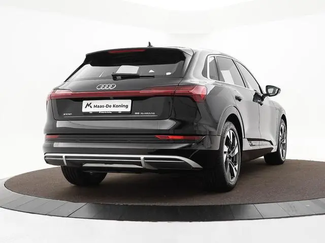 Audi e-tron 55 quattro 95 kWh 408pk S Edition · SOH 96,8% · Camera · Luchtvering · Afneembare Trekha...