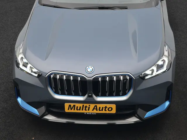 BMW iX1