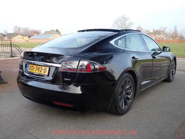 Tesla Model S 75D 89%SOH AUTOPILOT / MCU2 / CCS / LUCHTVERING / SCHUIFDAK