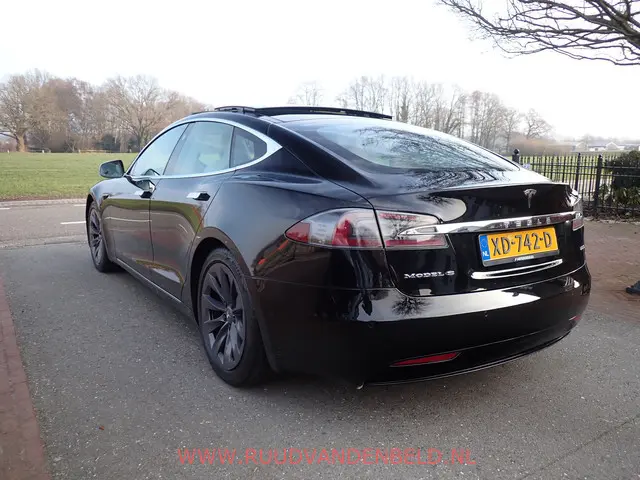 Tesla Model S 75D 89%SOH AUTOPILOT / MCU2 / CCS / LUCHTVERING / SCHUIFDAK