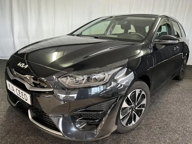 Kia Ceed Sportswagon 1.6 GDI PHEV PLUG-IN DynamicLine 1E EIGN/ECC/APPLE/ADAPTIVE/CAMERA