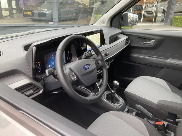 Ford Transit Courier