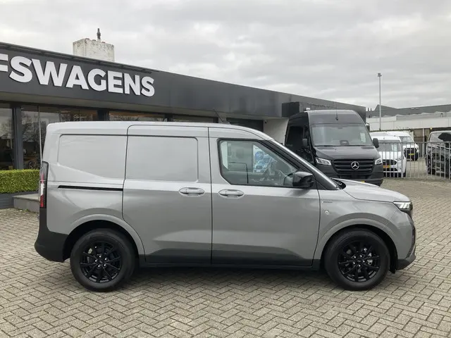 Ford Transit Courier