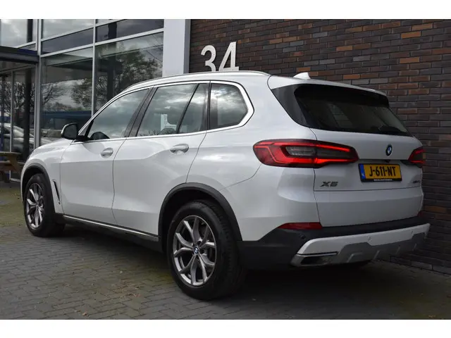 BMW X5 xDrive30d PANO HEAD UP NAVI LEDER LED
