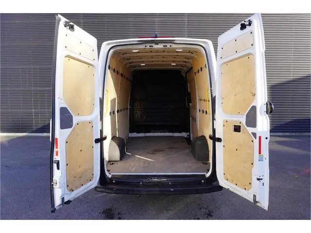 Volkswagen Crafter 140pk Automaat L3H3/L2H2 Apple carplay Camera Navigatie Parkeersensoren Cruise co...