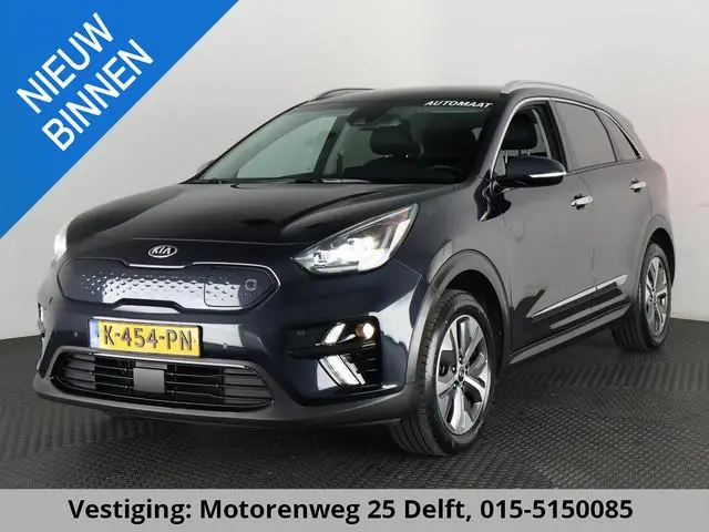 Kia e-Niro EXECUTIVE 64kWh 3 FASE ACCU SOH100% GARANTIE 2031* STOEL & STUUR VERWARMING. NAVIGATIE ....