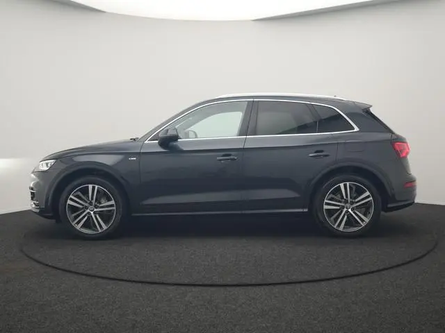 Audi Q5 55 TFSI e Quattro 2x S Line PHEV 367pk Dealer O.H. | SOH 84,8% | Trekhaak Af Fabriek | Lucht...