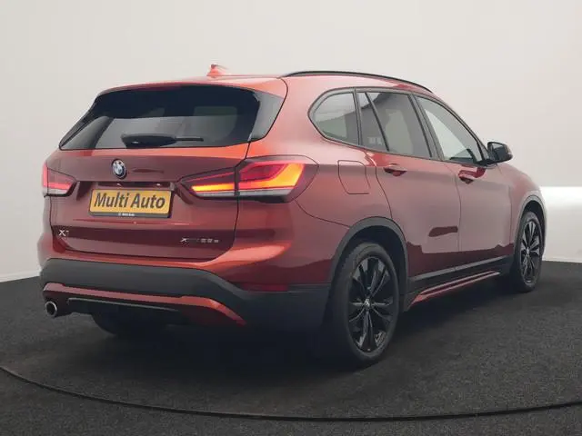BMW X1 xDrive25e Sportline PHEV 221pk Dealer O.H | Trekhaak Afn. | Camera | Harman / Kardon | Head U...