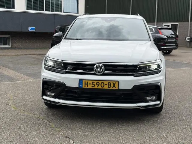 Volkswagen Tiguan 1.5 TSI ACT Highline Business R R LINE | PANORAMA DAK | DIGIT. DASHB. | CAMERA | O...