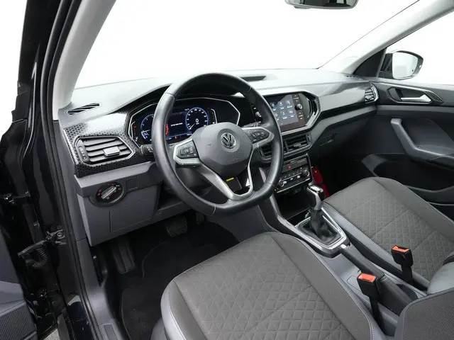 Volkswagen T-Cross 1.5 TSI 150 pk DSG Style Business R / R-Line | Trekhaak | Stoelverwarming | Adapt...