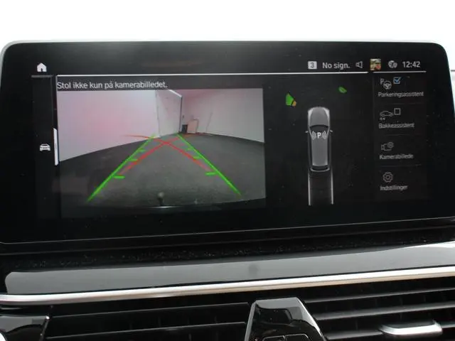 BMW 5-serie Touring 530e Executive Cimate control Adaptieve cruise control Navigatie Apple Carplay/...