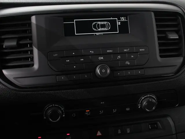 Peugeot e-Expert EV L2 75 kWh | 3p | Automatische Airco | Multimedia scherm | Cruise Control | Dab | Digitaal dasboard |