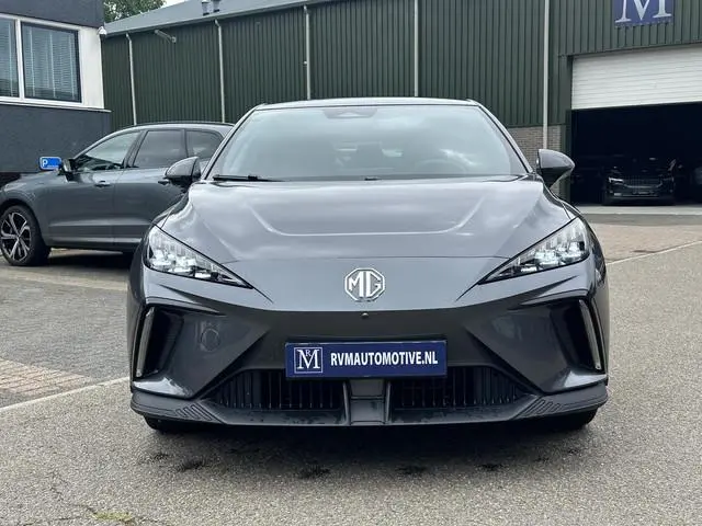 MG MG4 Electric Luxury 64 kWh SOH 96% |360 CAMERA| 7 JAAR MG GARANTIE T/M 03-2031| ELEK. STOEL| DODE...