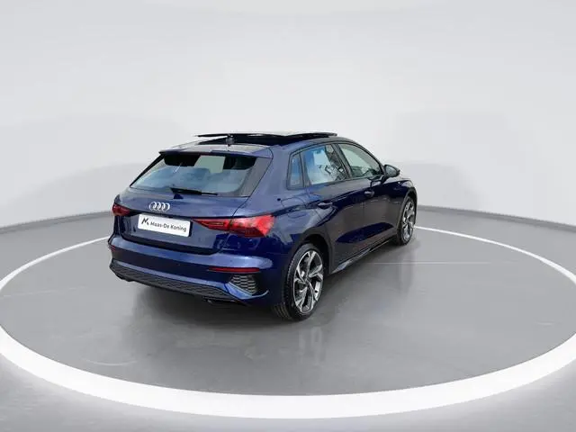 Audi A3 Sportback 40 TFSIe 150kW/204PK S Line · Panoramadak · Leder · Camera · Apple/Android Car Pla...