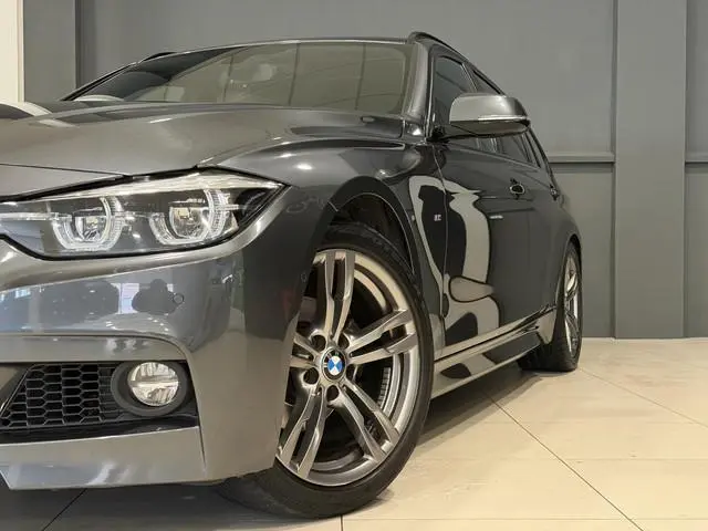 BMW 3-serie Touring 318i M Sport Edition | Trekhaak | M-Sport |