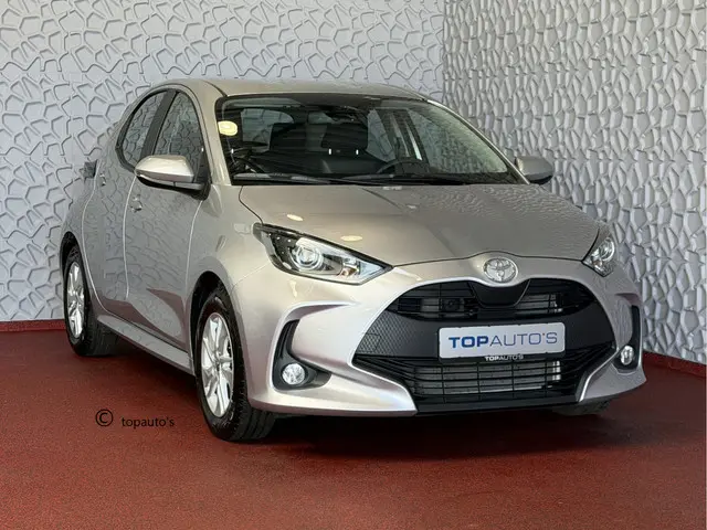 Toyota Yaris 1.5 HYBRID STOEL/STUUR VERW CARPLAY CAMERA LMV ADAP.CRUISE ✅ Top Auto's Wijchen , Al 30...