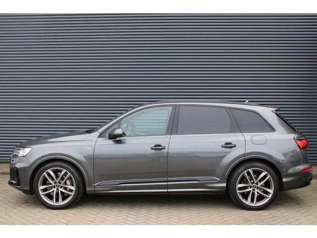 Audi Q7 55 TFSI e quattro S-Line Full-LED Panoramadak Elek-Trekhaak RS-Zetels