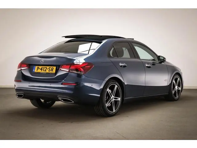 Mercedes-Benz A-klasse 200 Luxury Line | PREMIUM PACK | PANORAMADAK | MATRIX LED |  LEDER | APPLE |...