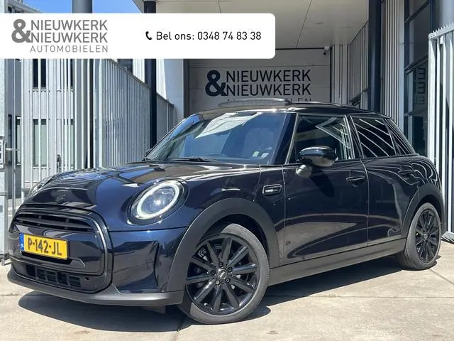 MINI 5-Deurs 1.5 Cooper Camden Plus Edition | AUTOMAAT | SCHUIF/KANTELDAK | CAMERA | CARPLAY | NAVI...