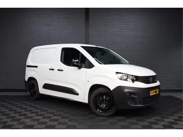 Peugeot Partner 1.5 BlueHDI Premium | AUTOMAAT | PDC | ACHTERUIT/ZIJ CAMERA | 18 INCH ZWARTE LM VELG...
