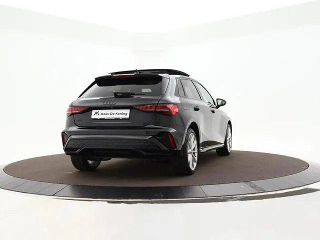 Audi A3 Sportback 45 TFSIe 272pk S-tronic S edition Competition · Panoramadak · Camera · SONOS · Hea...
