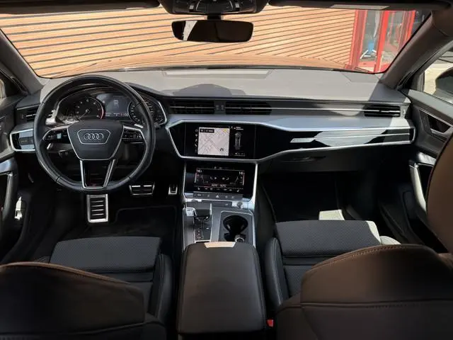 Audi A6 Avant 45 TFSI S edition Quattro Trekhaak / Sportstoelen / Navi / Camera / Winterbanden!