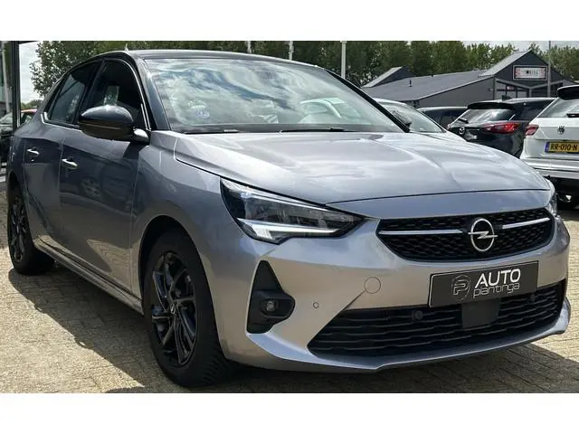 Opel Corsa 1.2 GS Line 131PK | AUTOMAAT | 2e Eigenaar | NL AUTO | Onderhoudshistorie | Achteruitrijc...