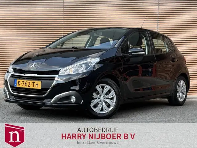 Peugeot 208 1.2 PureTech Blue Lease Active Trekhaak / Airco / Stoelverwarming / Cruise / Dealer Onde...