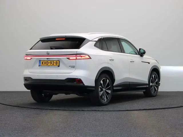 MG HS