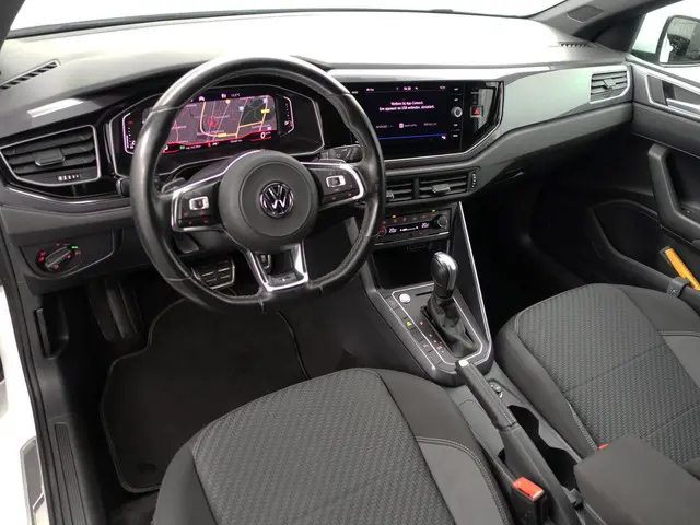 Volkswagen Polo 1.0 TSI R Line Aut- Panodak, Virtual Cockpit, Xenon Led, Ada Cruise, Carplay, Park A...