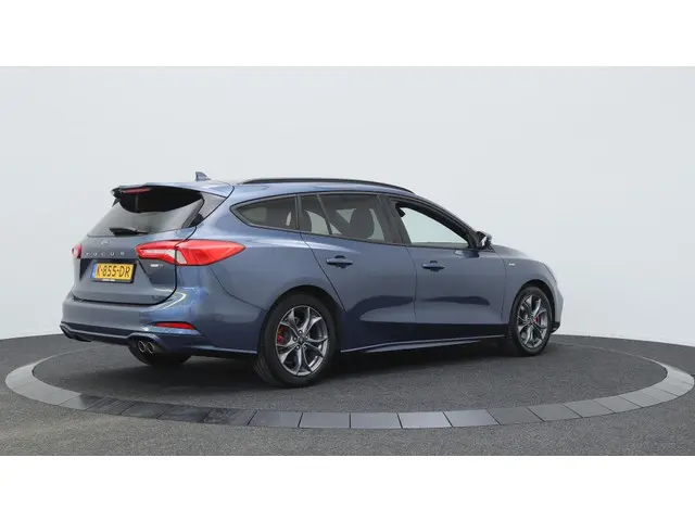 Ford Focus Wagon 1.0 EcoBoost Hybrid 155 pk ST Line X Business | Stoelverwarming 