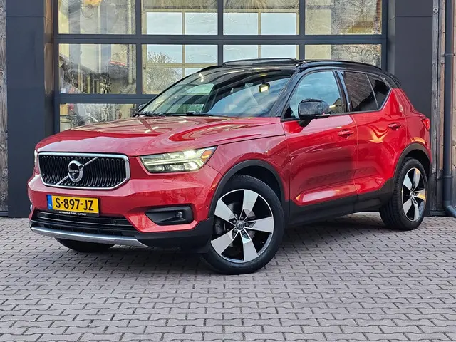 Volvo XC40 2.0 T5 AWD R-Design Intro Edition | Pano | Trekhaak | Leder | Stuur - & stoelverwarming |...